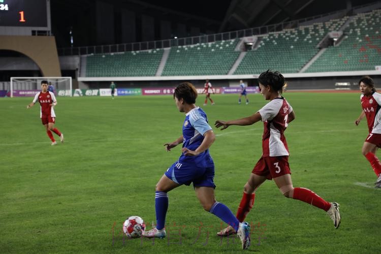 女超第八轮重燃战火 上海女足成功缩小分差 女超第八轮重燃战火 上海女足成功缩小分差